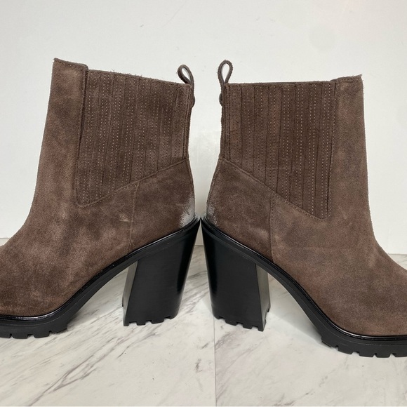 Vince Camuto Aresse Brown Suede Square Toe Heeled Bootie 7M - Picture 8 of 14